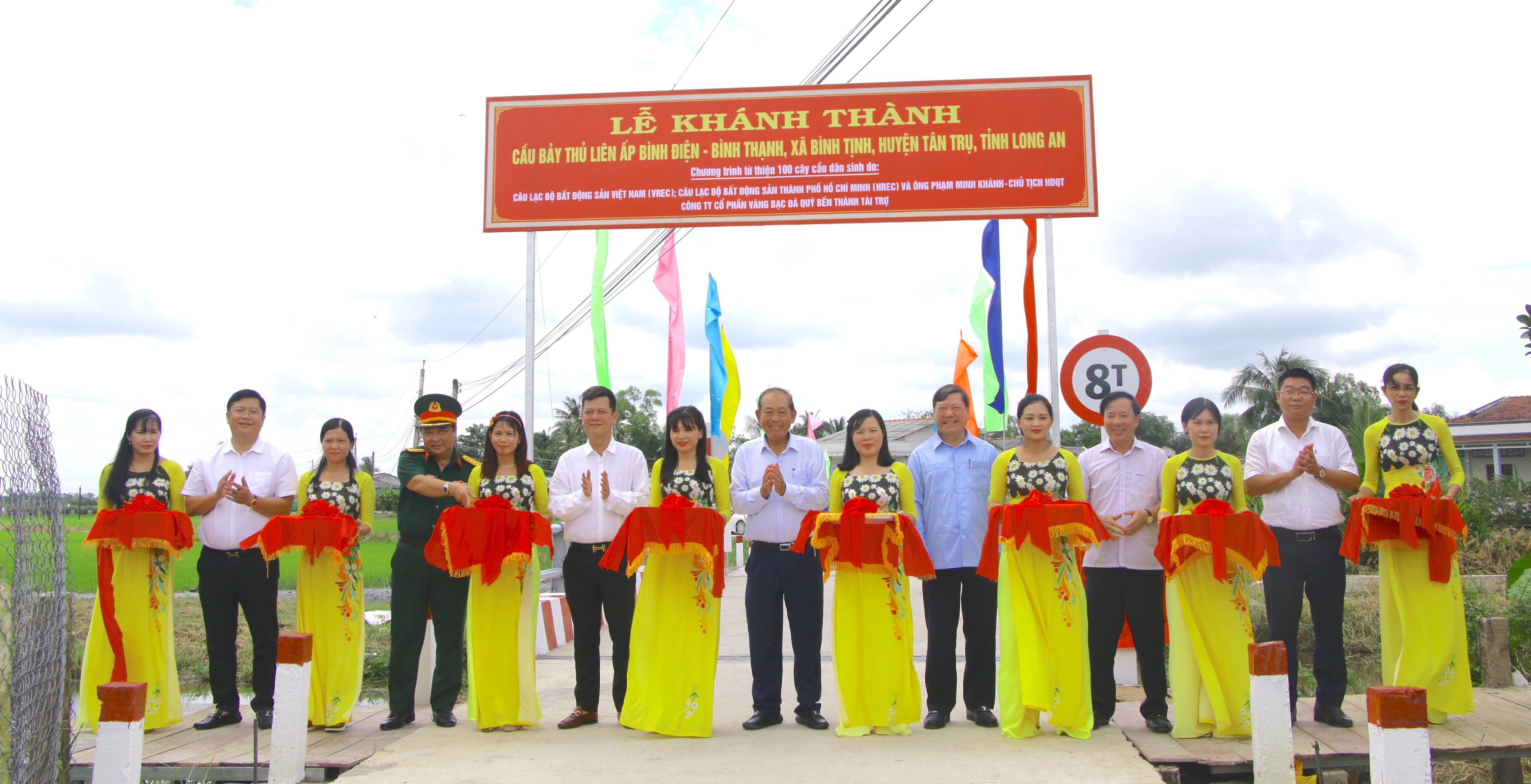 chuong-trinh-le-khanh-thanh-cau-bay-thu-tai-tinh-long-an-kinh-phi-len-den-1-ty-dong