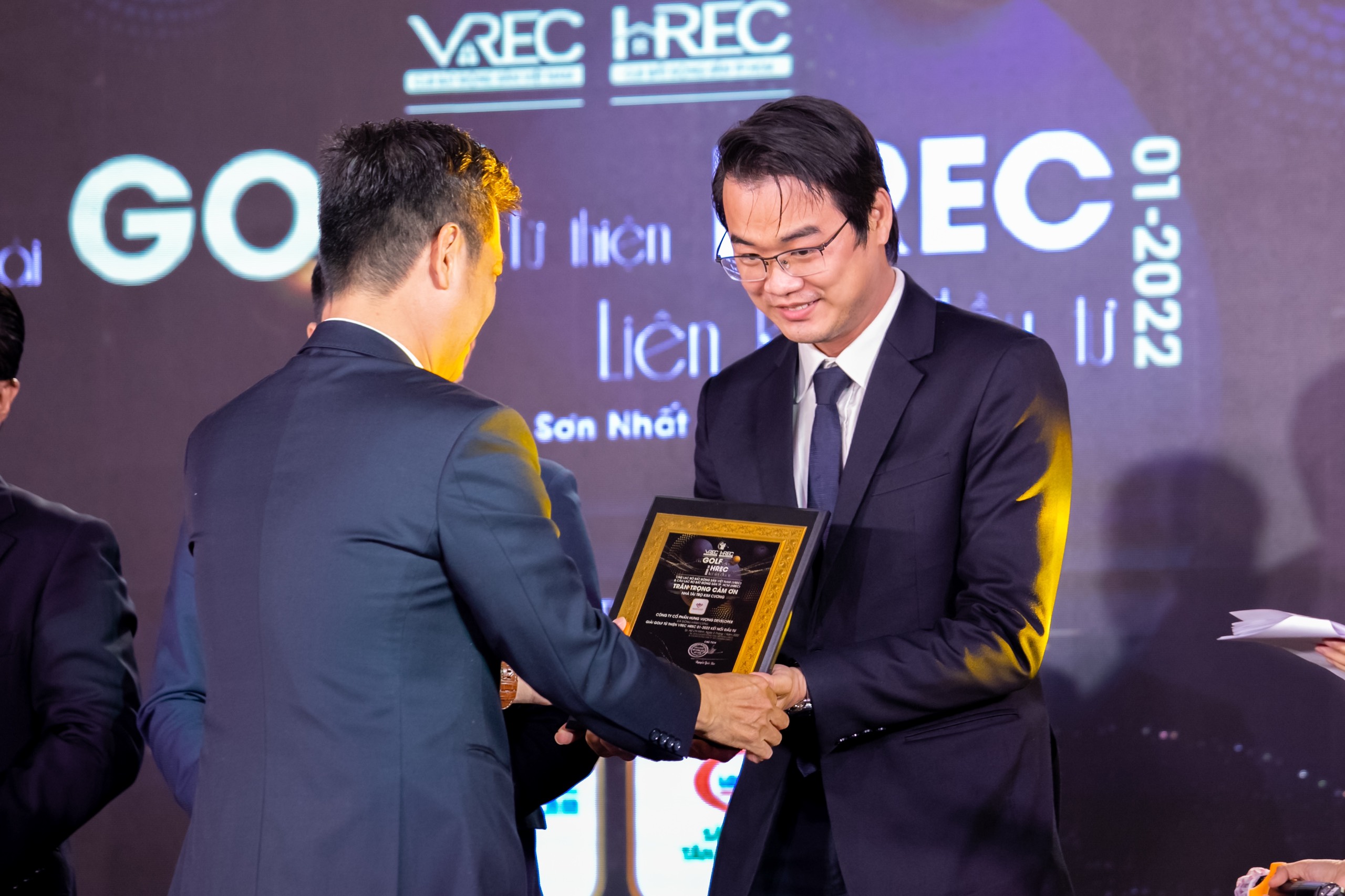 hvd-tai-tro-kim-cuong-giai-golf-tu-thien-vrec-hrec-01-2022-ket-noi-dau-tu-