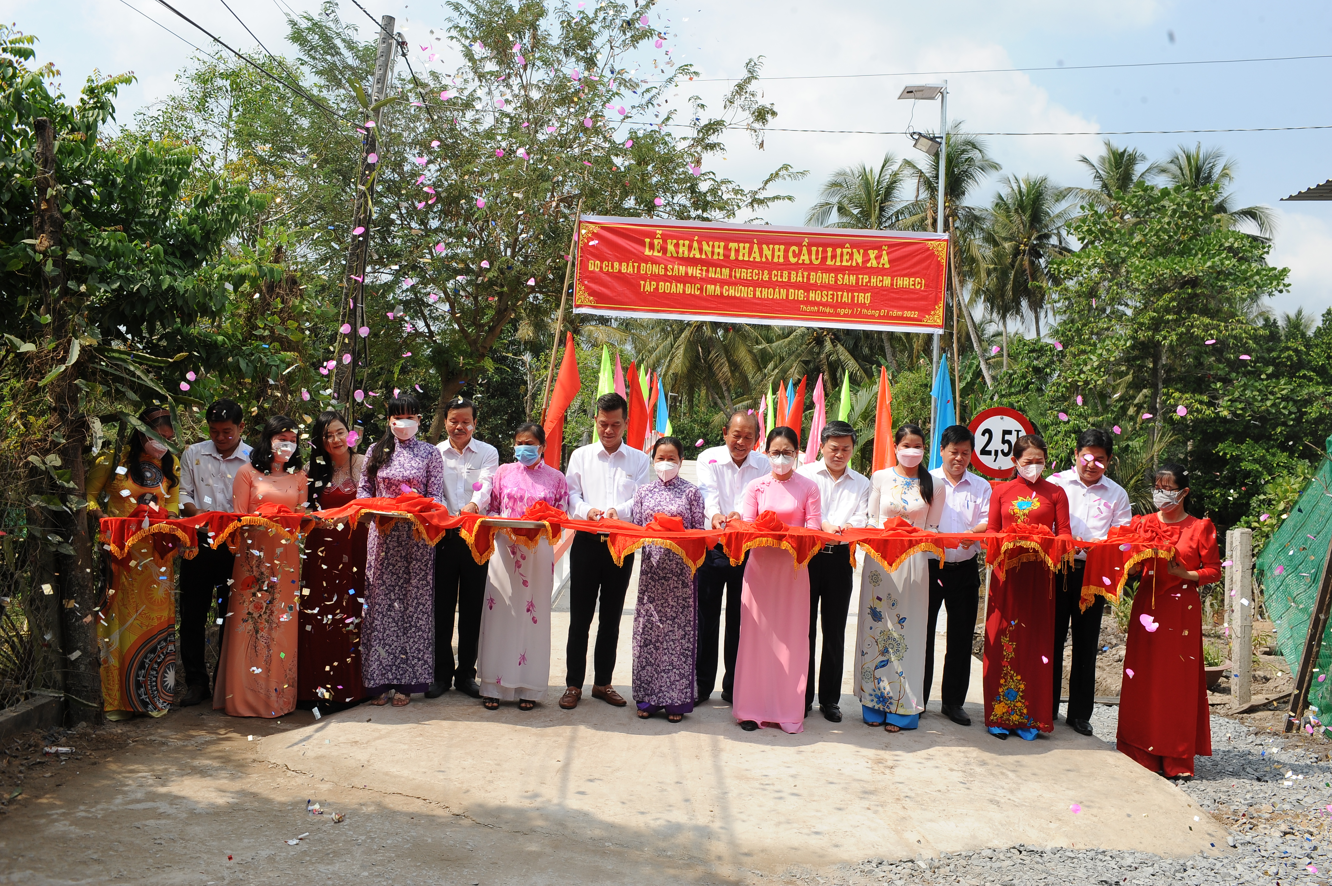 khanh-thanh-cau-lien-xa-ket-noi-nhip-cau-cho-xu-so-cua-nhung-dao-dua-