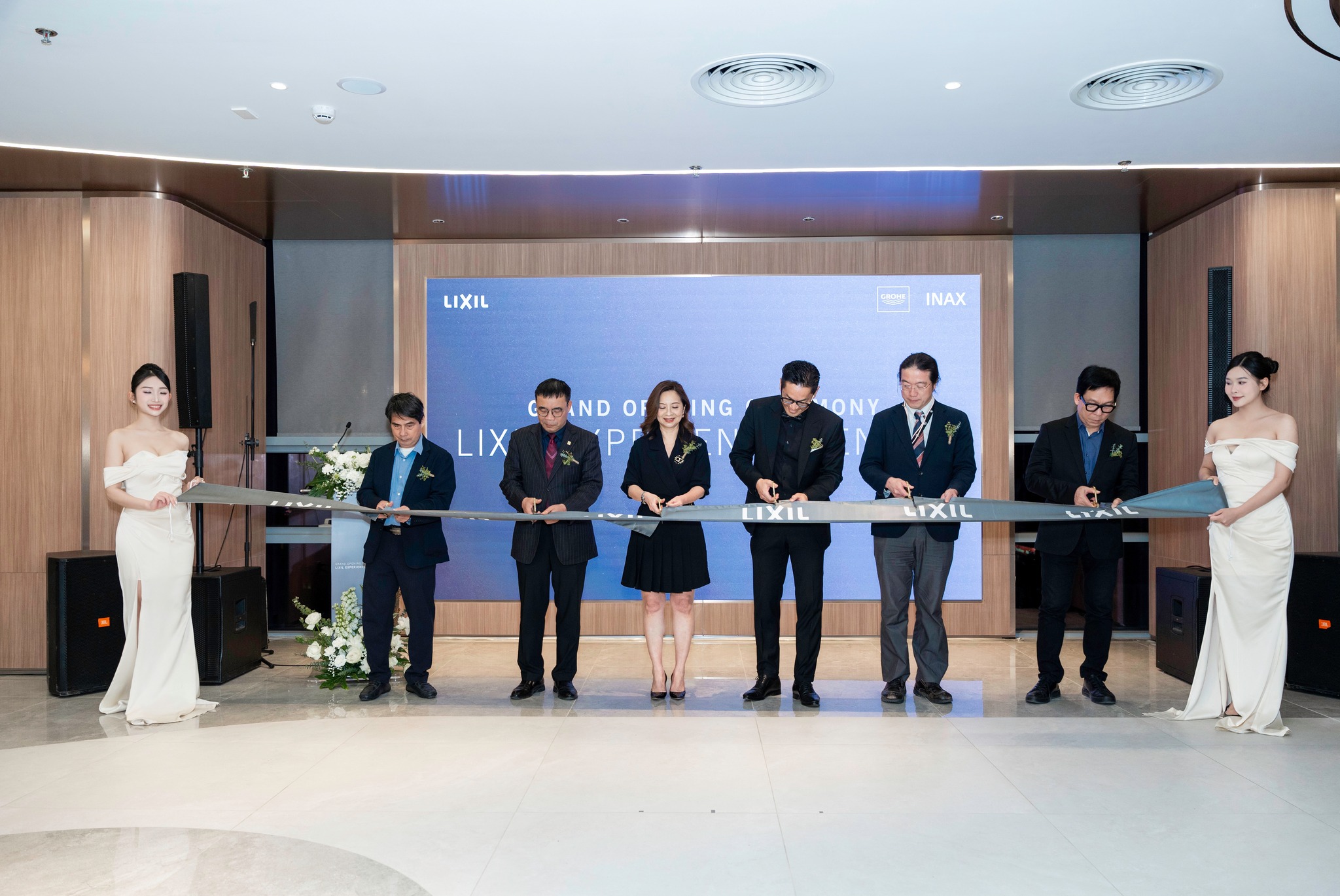 HOẠT ĐỘNG DOANH NGHIỆP HỘI VIÊN: LIXIL RA MẮT LEC HÀ NỘI - THÀNH CÔNG GHI DẤU ẤN KHÔNG GIAN THIẾT KẾ HIỆN ĐẠI, CÔNG NGHỆ TIÊN TIẾN VÀ TINH THẦN GIAO THOA ĐÔNG – TÂY