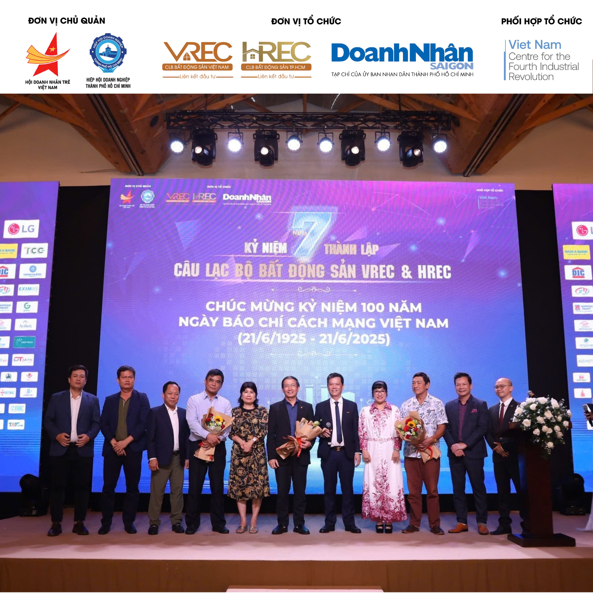 CHÚC MỪNG NGÀY BÁO CHÍ CÁCH MẠNG VIỆT NAM TRONG KHUÔN KHỔ CHƯƠNG TRÌNH HỘI THẢO ỨNG DỤNG AI TRONG ĐÔ THỊ THÔNG MINH