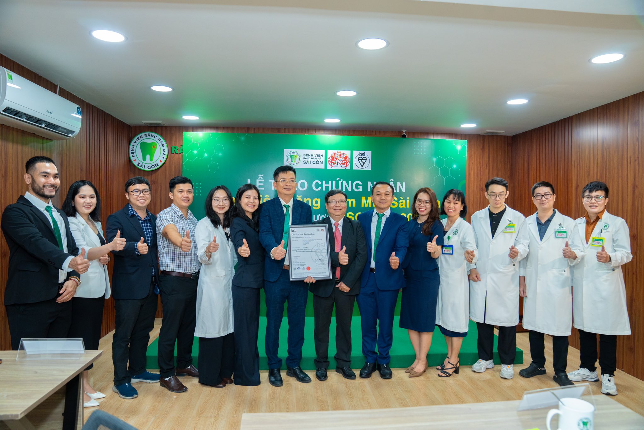 HOẠT ĐỘNG DOANH NGHIỆP HỘI VIÊN: BỆNH VIỆN RĂNG HÀM MẶT SÀI GÒN ĐÓN NHẬN CHỨNG NHẬN ISO 9001:2015