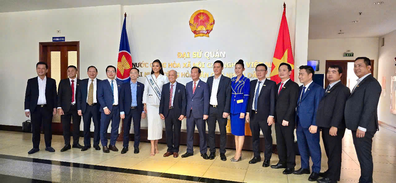 CLB BẤT ĐỘNG SẢN VIỆT NAM (VREC) & CLB BẤT ĐỘNG SẢN TP.HCM (HREC) VINH DỰ THAM GIA TỌA ĐÀM CƠ HỘI ĐẦU TƯ KINH DOANH CÙNG PHÓ THỦ TƯỚNG LÀO TẠI THỦ ĐÔ VIÊNG CHĂN