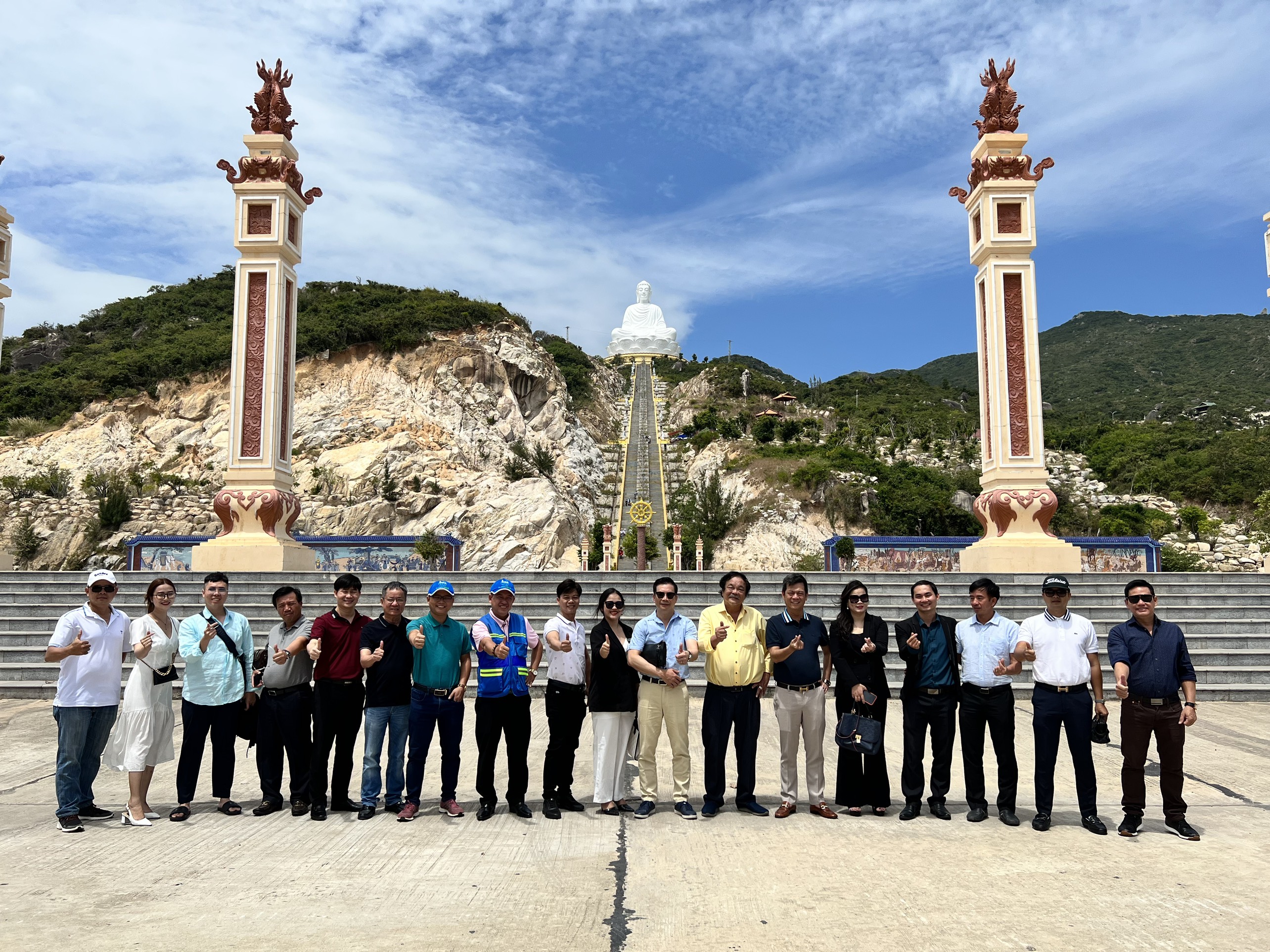 NGÀY 3 CỦA HÀNH TRÌNH ĐOÀN VREC & HREC “XÚC TIẾN THƯƠNG MẠI KẾT NỐI ĐẦU TƯ DỰ ÁN CTCP CEN BÌNH ĐỊNH VÀ MERRY LAND QUY NHƠN – HƯNG THỊNH CORPORATION.”