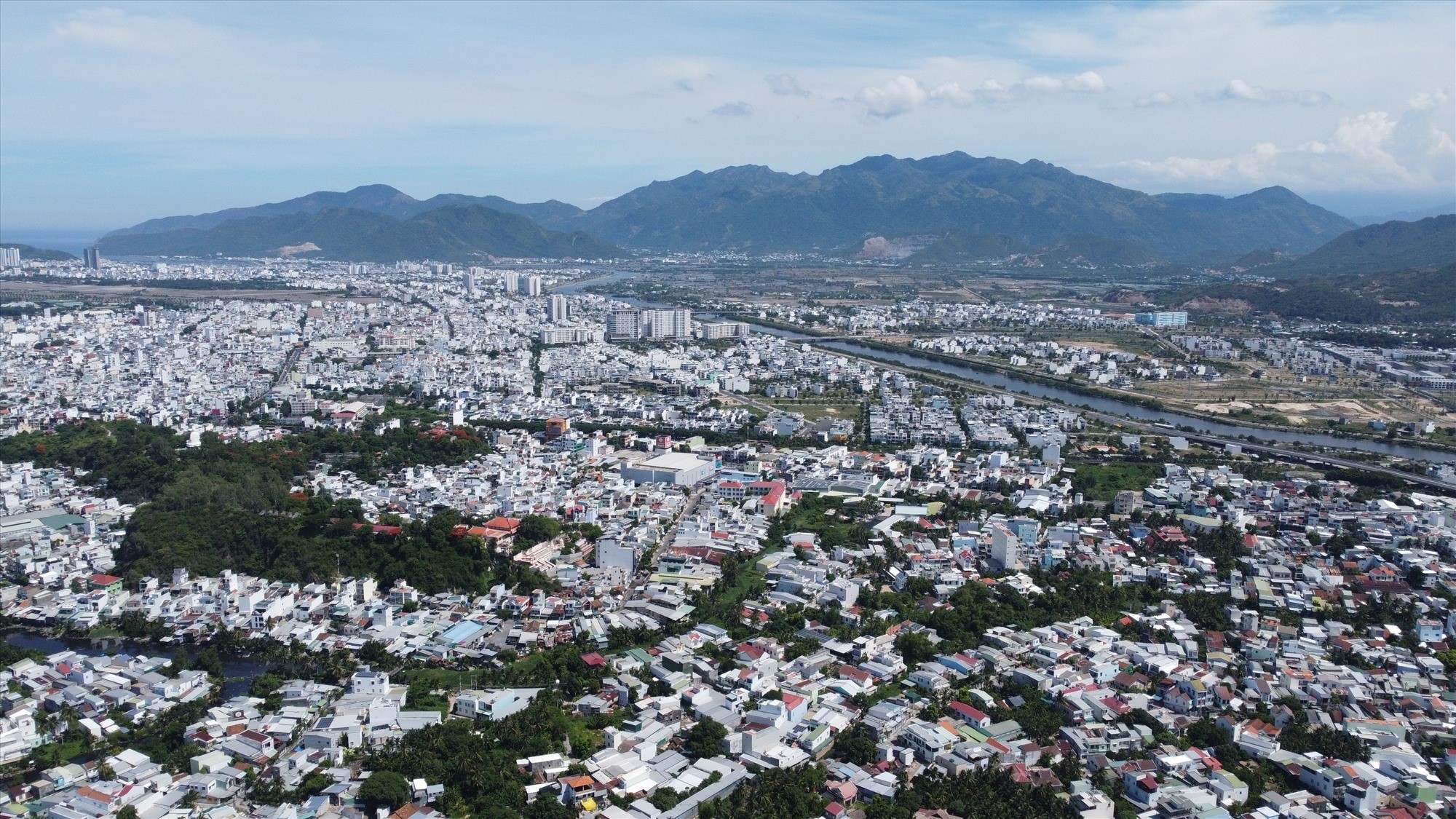 KHÁNH HÒA PHÂN LOẠI, GIAO NHIỆM VỤ GỠ VƯỚNG TỪNG DỰ ÁN NHÀ Ở XÃ HỘI